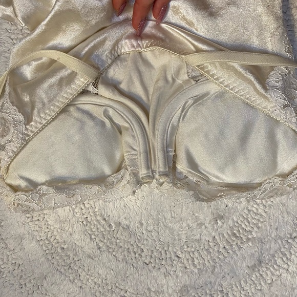 VINTAGE Victoria Secret Ivory body suit - Picture 9 of 9
